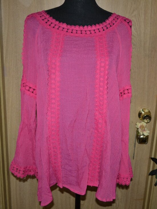Zac & Rachel Cold Shoulder Fuchsia Boho Vacation Dressy Crochet Detailed Top - Picture 9 of 9